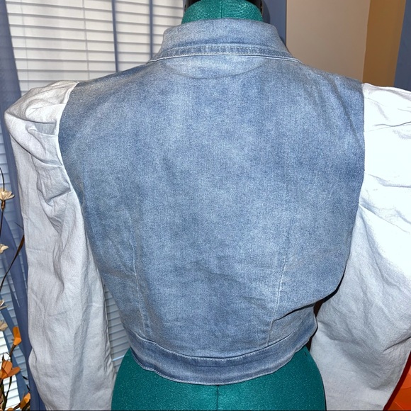 Women’s Puffy Sleeves Cropped Denim Jacket - Picture 4 of 5